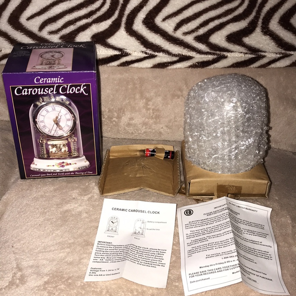 Ceramic Carousel ๐ Clock battery operated New in box - Picture 3 of 5